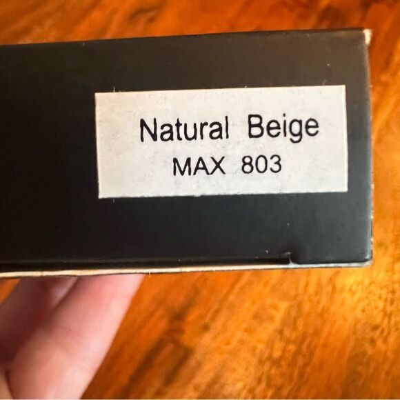 THE MAXIMUM MAX - Natural Beige Press Powder Compact with mirror! NEW - Picture 5 of 5